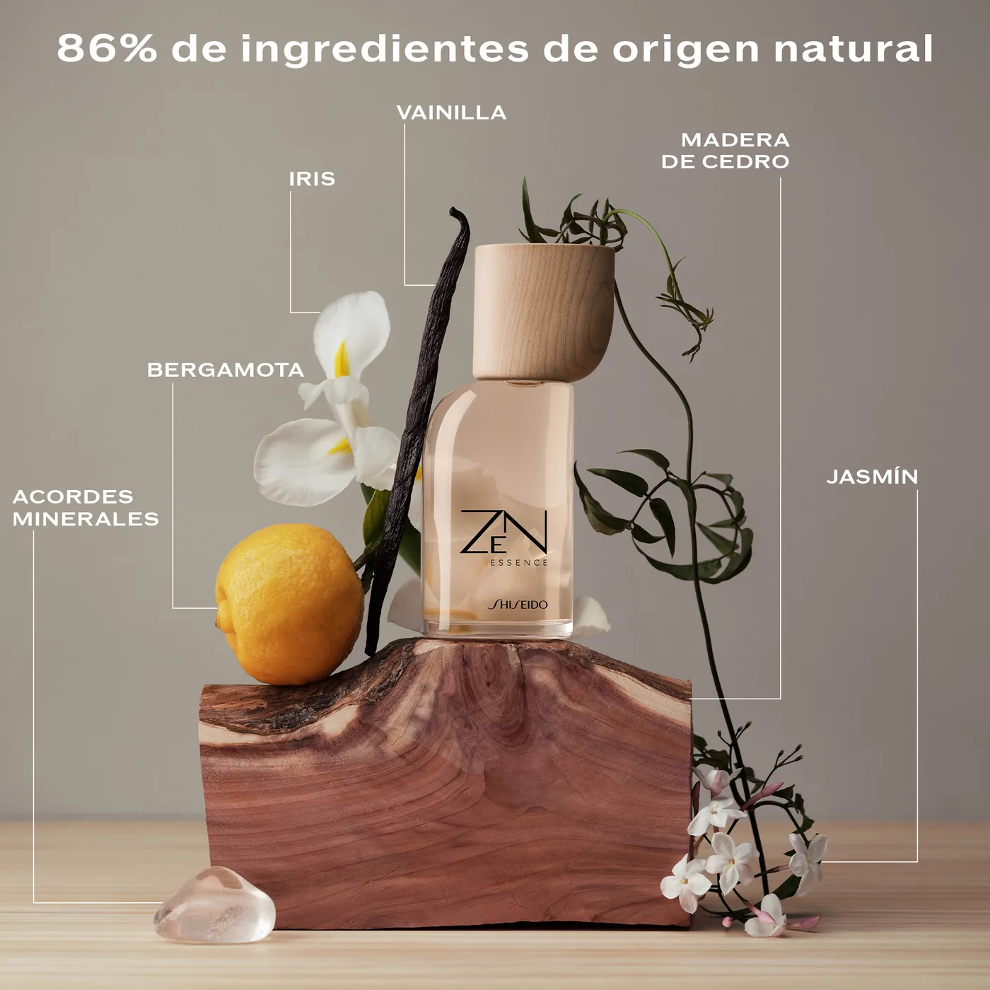Bodegón con los ingredientes de la fragancia identificados.